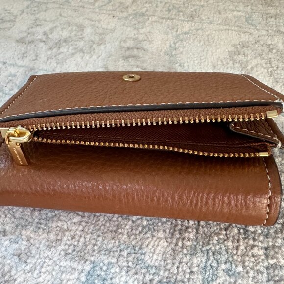 Tory Burch Medium Miller Trifold  Pebbled Leather Wallet  Light Umber - Picture 5 of 6